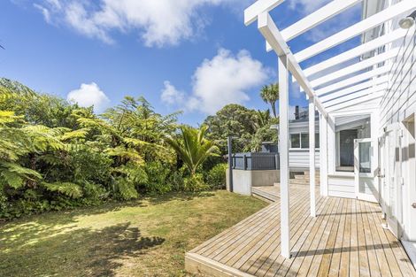 Photo of property in 69 Creswick Terrace, Northland, Wellington, 6012