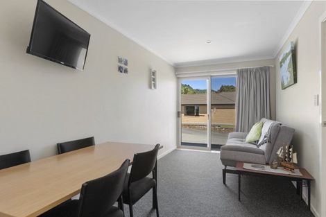 Photo of property in 118 Milton Terrace, Picton, 7220