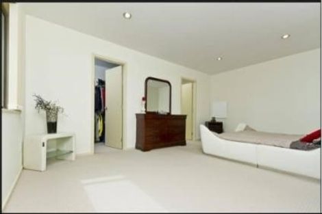 Photo of property in 6a Becroft Drive, Forrest Hill, Auckland, 0620