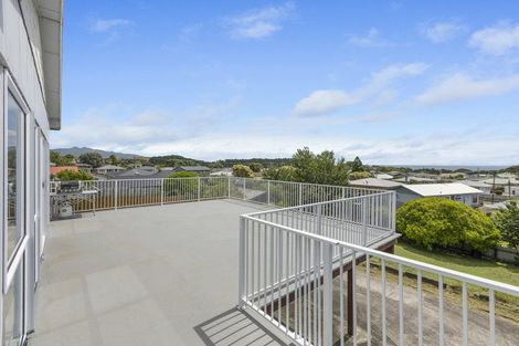 Photo of property in 9 Mount View Place, Spotswood, New Plymouth, 4310