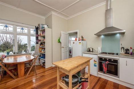 Photo of property in 80 Kelburn Parade, Kelburn, Wellington, 6012