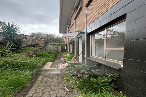 Photo of property in 24 Dallas Place, New Windsor, Auckland, 0600