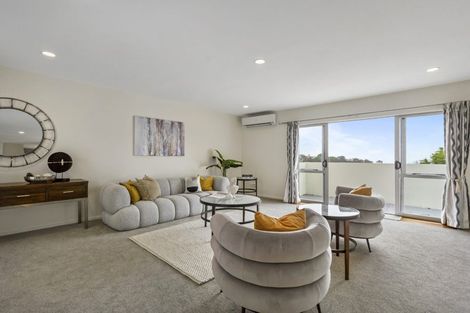 Photo of property in 2/22 Valley Road, Browns Bay, Auckland, 0630