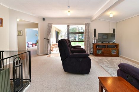 Photo of property in 4 Shadon Place, Stanmore Bay, Whangaparaoa, 0932