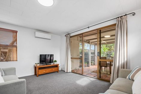 Photo of property in 9 Pohutukawa Place, Ellerslie, Auckland, 1051