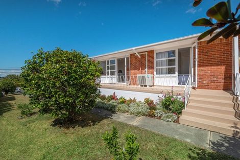 Photo of property in 3/5 Onepoto Road, Hauraki, Auckland, 0622