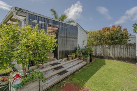 Photo of property in 27 Captain Wood Avenue, Whitianga, 3510
