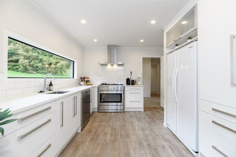 Photo of property in 8 Serrata Place, Browns Bay, Auckland, 0630