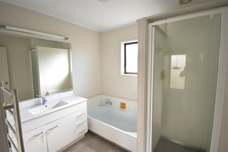 Photo of property in 1/131 Mokoia Road, Birkenhead, Auckland, 0626