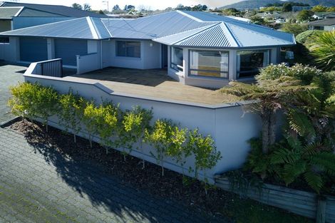 Photo of property in 2/94 Harvey Street, Waipahihi, Taupo, 3330
