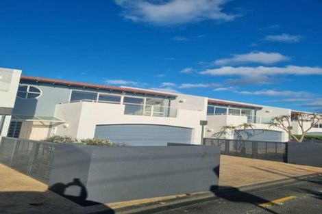 Photo of property in Sandbar Cove, 2/103 Mana Esplanade, Paremata, Porirua, 5026