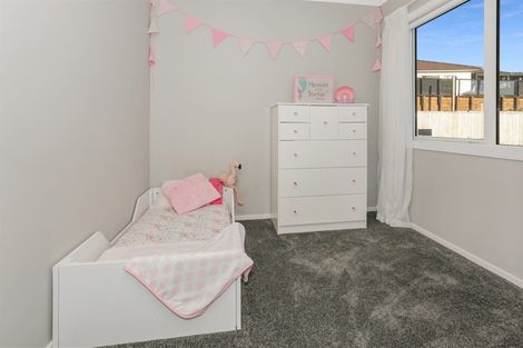 Photo of property in 7 Margaret Shields Avenue, Aotea, Porirua, 5024