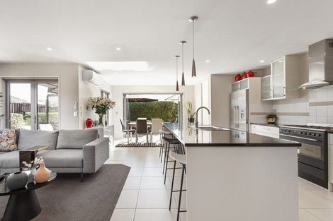 Photo of property in 16 Glen Oaks Drive, Northwood, Christchurch, 8051