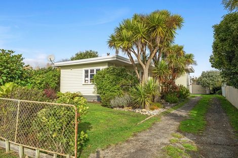 Photo of property in 35 Kiharoa Street, Otaki Beach, Otaki, 5512