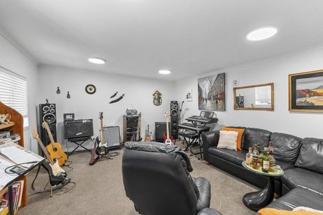 Photo of property in 50 Leslie Street, Waitara, 4320