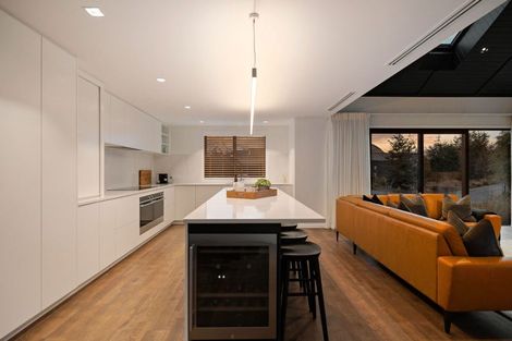 Photo of property in 2 Appin Court, Jacks Point, Queenstown, 9371