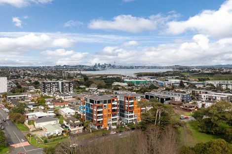 Photo of property in 302/28 Killarney Street, Takapuna, Auckland, 0622