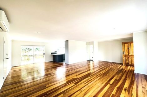 Photo of property in 53 Stratford Road, Manurewa, Auckland, 2105