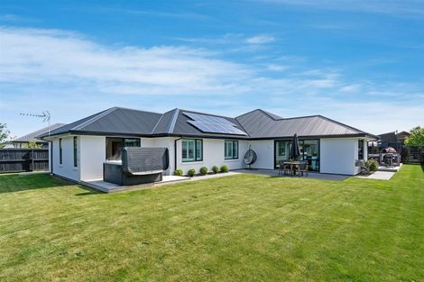 Photo of property in 8 Bronco Drive, Aidanfield, Christchurch, 8025