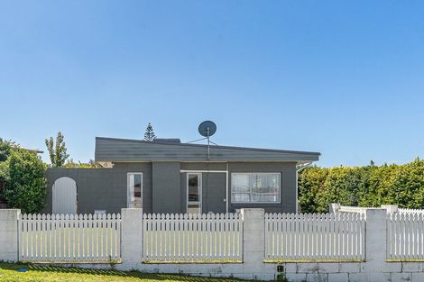 Photo of property in 39 Trelawney Crescent, Westown, New Plymouth, 4310