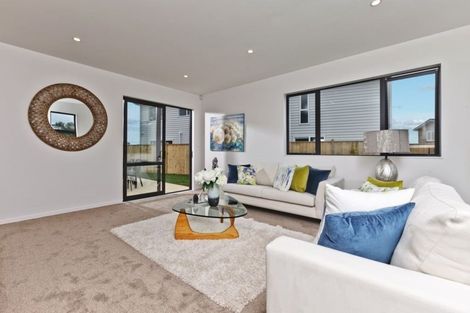 Photo of property in 18 Spyglass Street, Red Beach, 0932