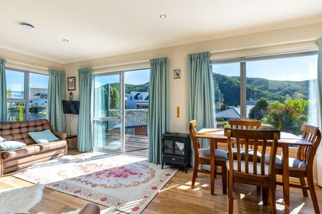 Photo of property in 255 Waikawa Road, Waikawa, Picton, 7220