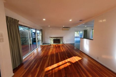 Photo of property in 90 Monarch Avenue, Hillcrest, Auckland, 0627