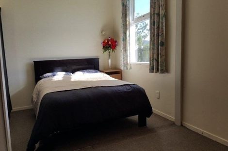 Photo of property in 20 Quigley Street, Newlands, Wellington, 6037