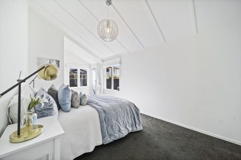 Photo of property in 1/195 Fisher Parade, Farm Cove, Auckland, 2012