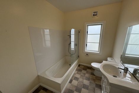 Photo of property in 17 Plunket Street, Kelburn, Wellington, 6012