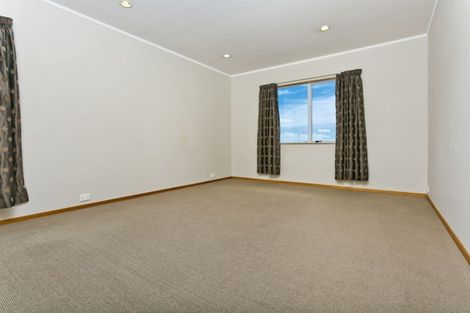 Photo of property in 6 Chedworth Drive, Glenfield, Auckland, 0629