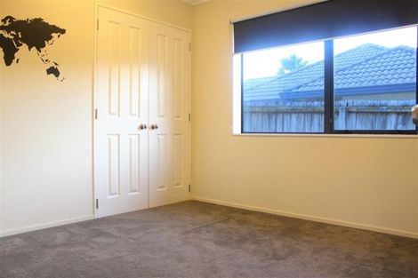 Photo of property in 120 Charles Prevost Drive, The Gardens, Auckland, 2105