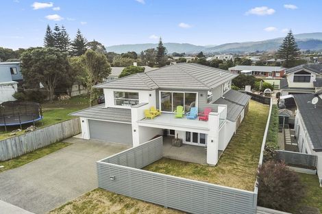 Photo of property in 91 Seaview Road, Paraparaumu Beach, Paraparaumu, 5032