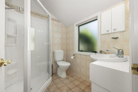 Photo of property in 16 Cranbrook Grove, Waikanae, 5036