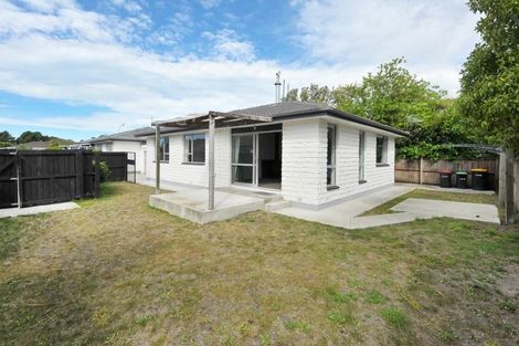 Photo of property in 2/73 Royal Park Drive, Parklands, Christchurch, 8083