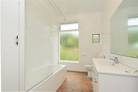 Photo of property in 50 Seddon Street, Waikanae, 5036