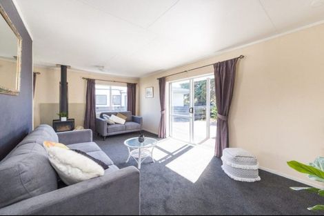 Photo of property in 19b Hilton Grove, Kelvin Grove, Palmerston North, 4414