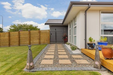 Photo of property in 11 Monaco Grove, Fitzherbert, Palmerston North, 4410