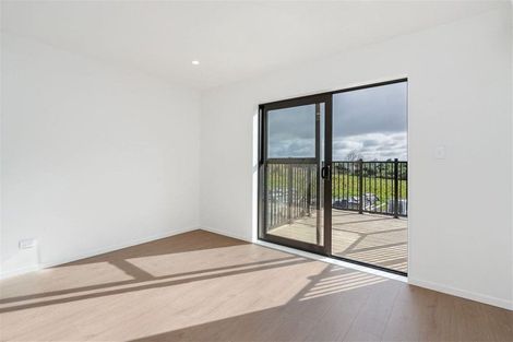 Photo of property in 31 Falcon Crescent, Hobsonville, Auckland, 0618