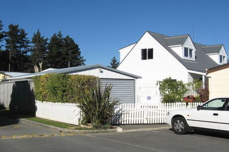 Photo of property in 13a Mcmanaway Grove, Stokes Valley, Lower Hutt, 5019