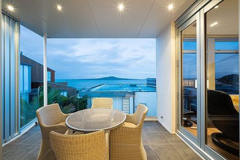 Photo of property in 3/245 Hurstmere Road, Takapuna, Auckland, 0622