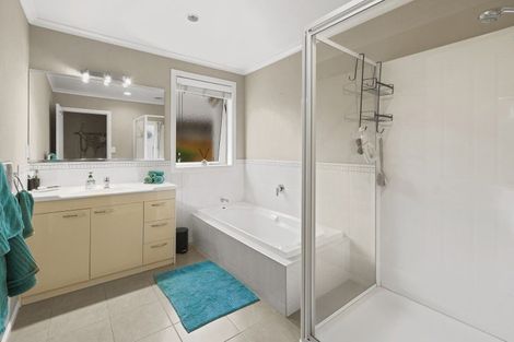 Photo of property in 48 Farringdon Avenue, Rototuna North, Hamilton, 3210