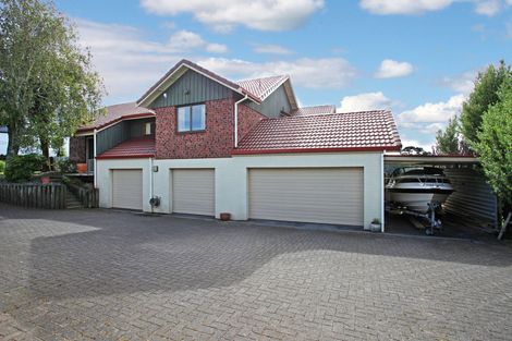 Photo of property in 35 Riverside Drive, Waiuku, 2123