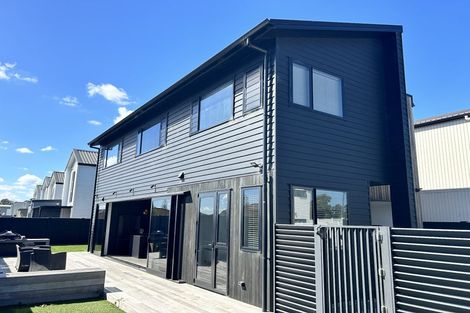 Photo of property in 4 Tapuwae Way, Mangere Bridge, Auckland, 2022