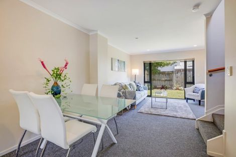 Photo of property in 9 Verdale Circle, Glen Eden, Auckland, 0602