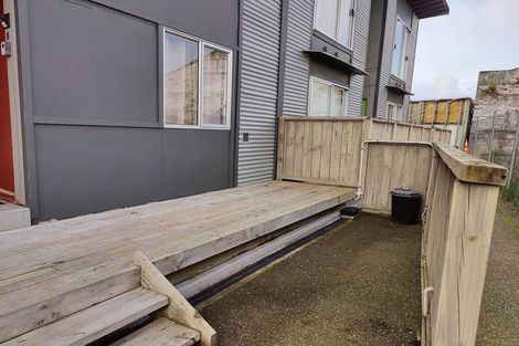 Photo of property in 3 Kelvin Grove, Te Aro, Wellington, 6011