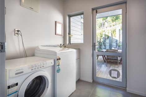 Photo of property in 6 Davis Crescent, Paihia, 0200