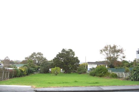 Photo of property in 74 Marine Parade, Mellons Bay, Auckland, 2014