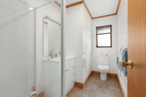 Photo of property in 2/4 Wai-iti Crescent, Woburn, Lower Hutt, 5010