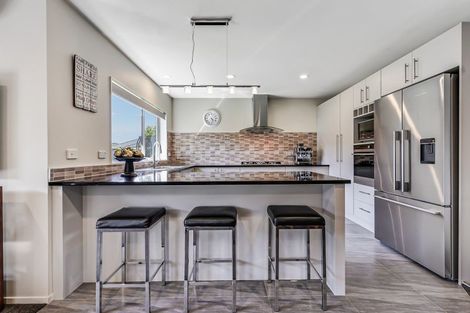 Photo of property in 20 Whitney Place, Rototuna North, Hamilton, 3210